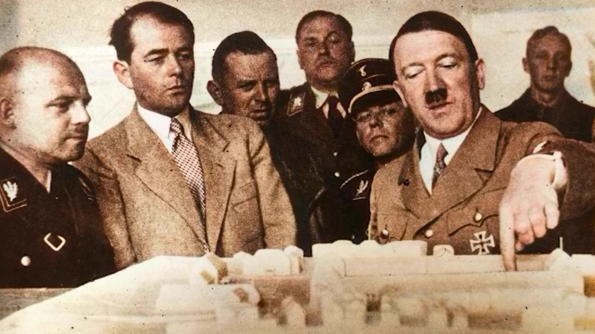 HITLER_DECRYPTAGE_CATCHUP_E2.jpg