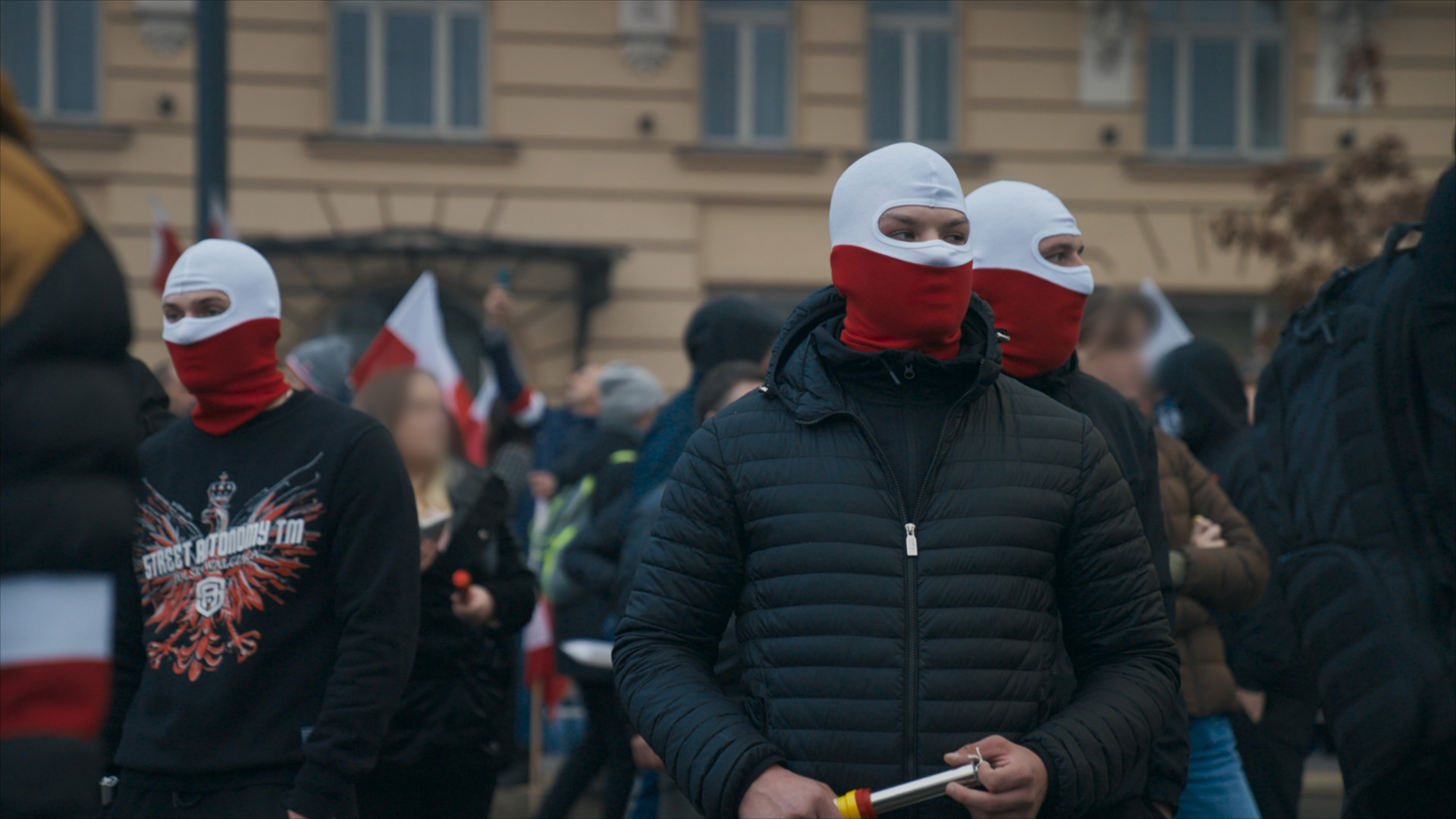 Undercover  infiltrer l'extrême droite - Far-right activists during Warsaw rally, 2023 (Credit_ Hopeful Productions Ltd).jpg
